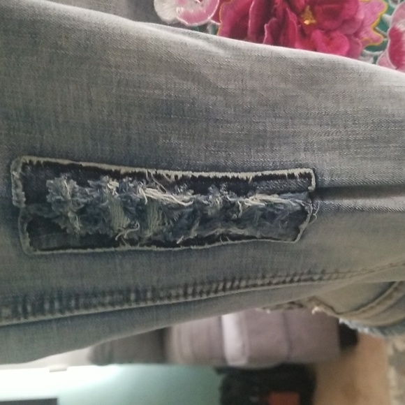 COPY - Appliqued Denim Jacket - Picture 4 of 7